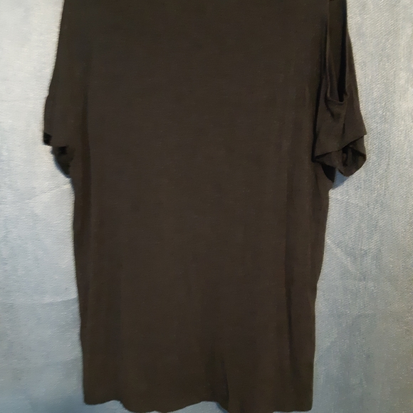 Cold shoulder top - Picture 2 of 3